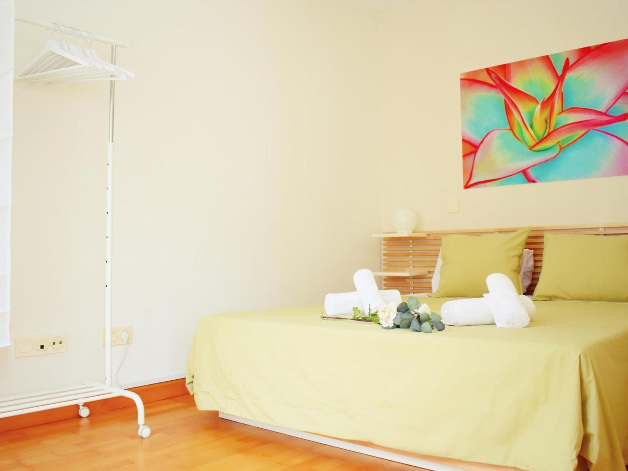 Cozy Apatment Just 10 Mins From The City Centre マラガ エクステリア 写真